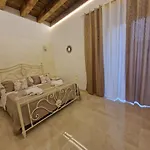 Porta Garibaldi شقة كاتانيا