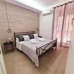 Porta Garibaldi * كاتانيا