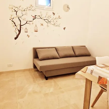 Porta Garibaldi Apartamento *